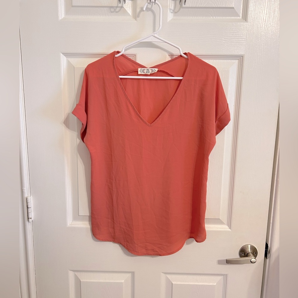 Beautiful peachy/mauve silky v neck top! Size M